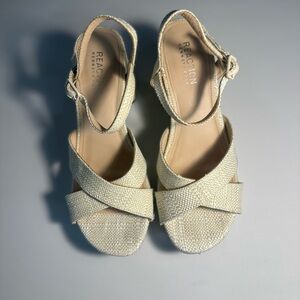 Kenneth Cole Reaction Beige Textured 6.5 Reeva Platform Sandals